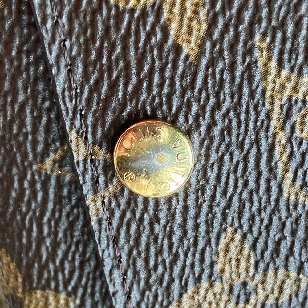 Authentic Louis Vuitton 6 key holder - Picture 8 of 8